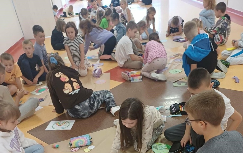 Uczniowie klas I–III obchodzą Międzynarodowy Dzień Kropki